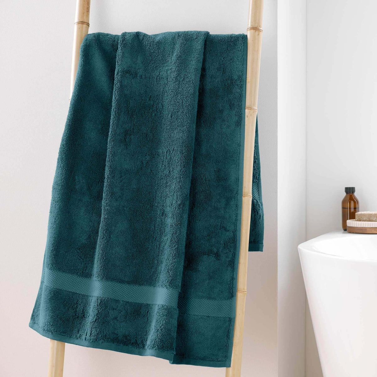 Douceur d'Intérieur, Elegance Blue Bath Towel (70 x 130 cm) 100% Cotton Plain