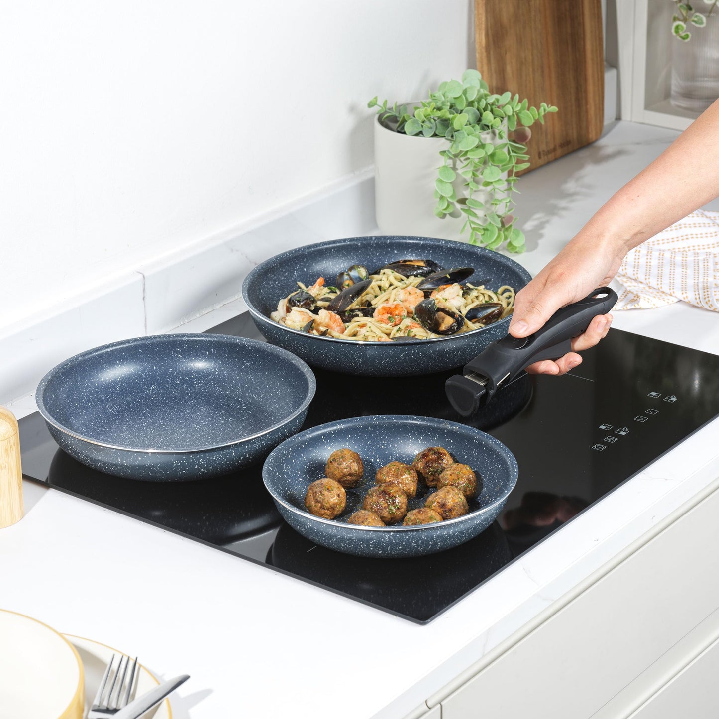 Russell Hobbs Nightfall Stone Frying Pan Set  Smart Clip Non-Stick Pans, 20cm, 24cm, 28cm, Stay Cool Detachable Handle, Oven to Hob to Table Cooking,