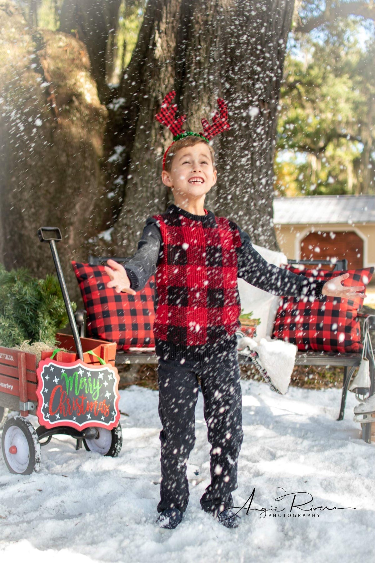SNOWONDER Instant Snow Fake Artificial Snow, Also Great for Making Cloud Slime - Mix Makes 10 Gallons of Fake Snow