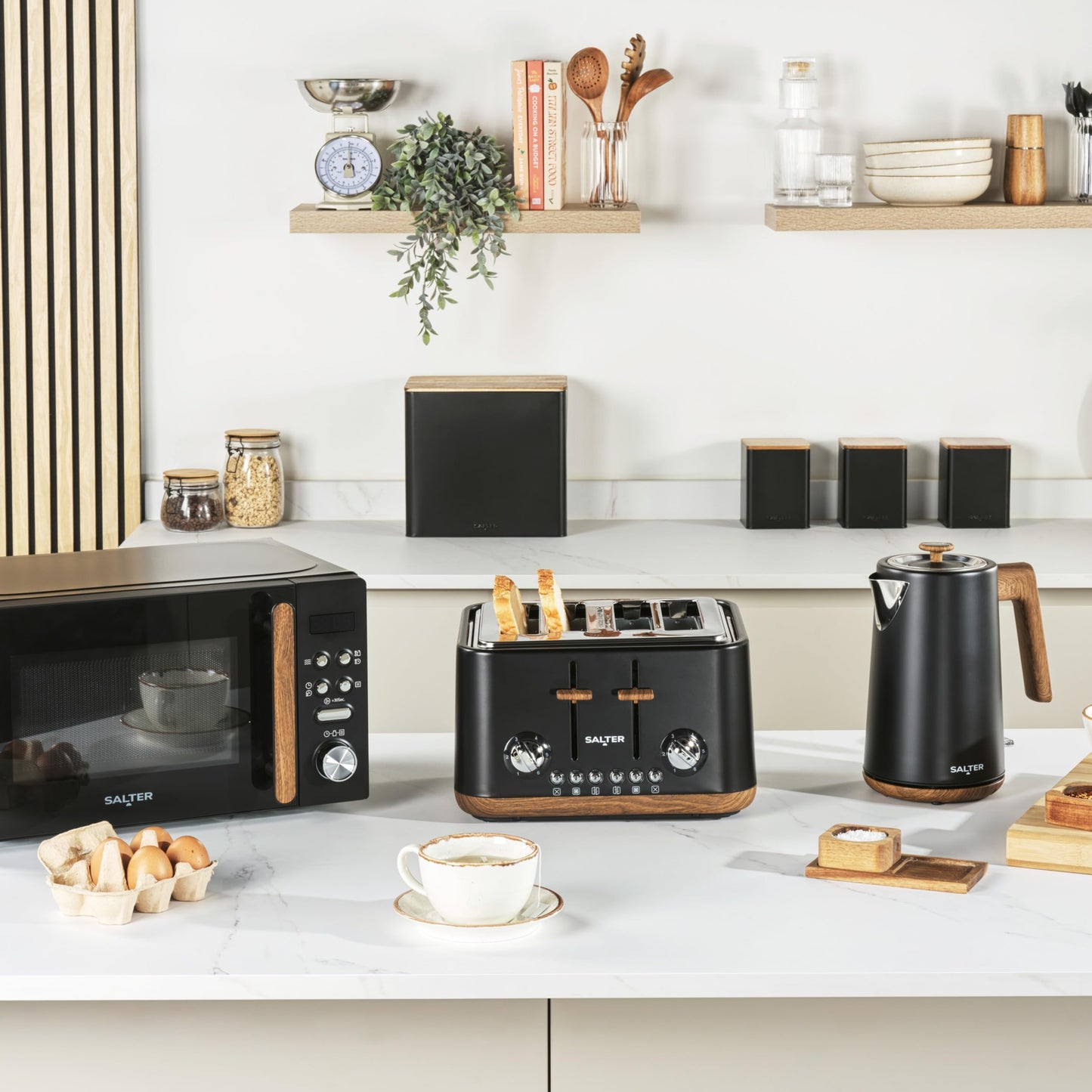 Salter EK5823BLK Toronto 4-Slice Toaster  Wide Slots, 6 Browning Levels, Removable Crumb Tray, Defrost, Reheat, Cancel, Self-Centring Function,
