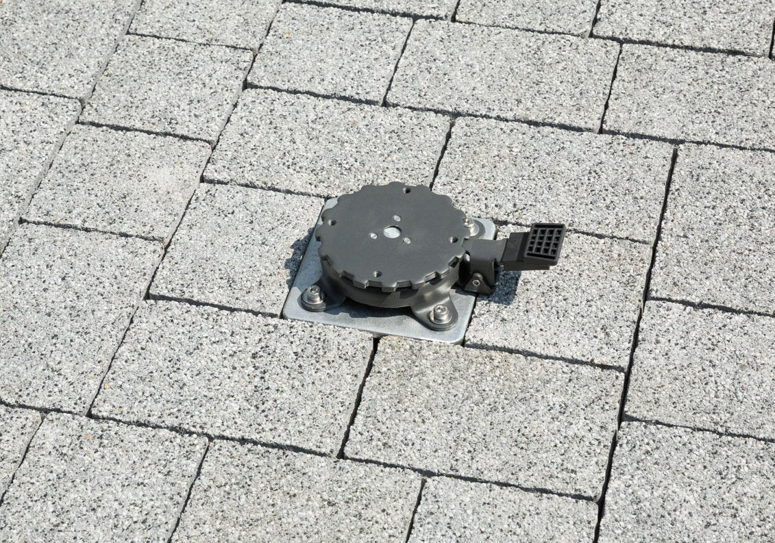 Schneider universal ground plate