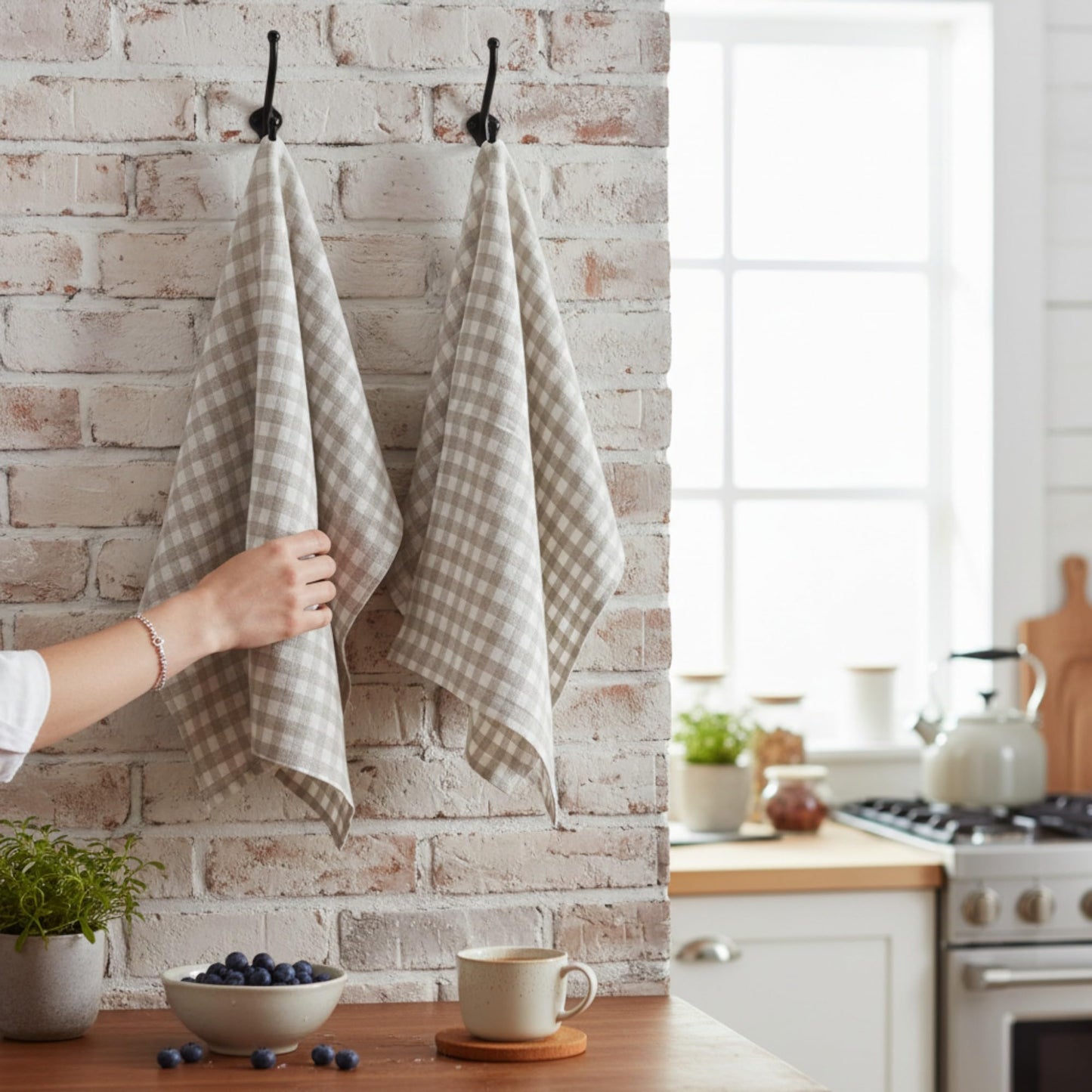 Eight Owls Stonewashed Linen Kitchen Dish Towels – 50 x 68 cm – 100% Pure Linen Tea Towel/Hand Towel - set of 2 (Natural Check)