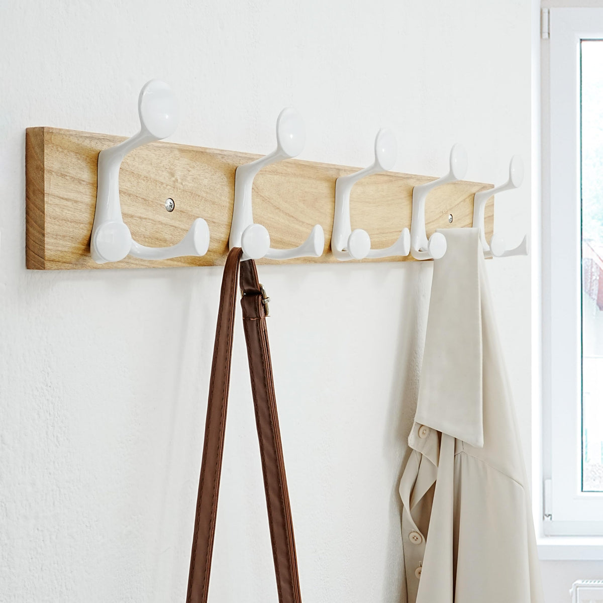 SKOLOO 61cm Natural Wood Coat Rack Wall Mount with 5 Triple Hooks - Ideal for Family Entrances, Classrooms, and Pet Supplies Storage