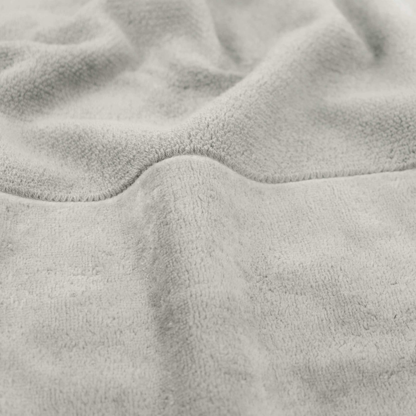 Möve Bamboo Luxe bath towel 80 x 150 cm made of 60% cotton / 40% viscose from bamboo cellulose, silver grey
