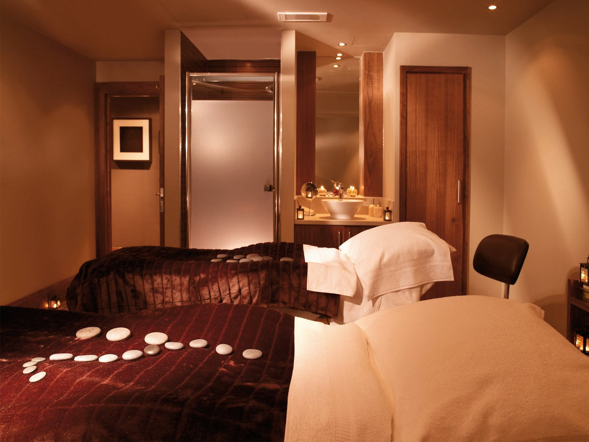 Buyagift Relaxation Experience Gift Box for 2 - Over 995 Spa Days and Beauty Treatments Across the UK