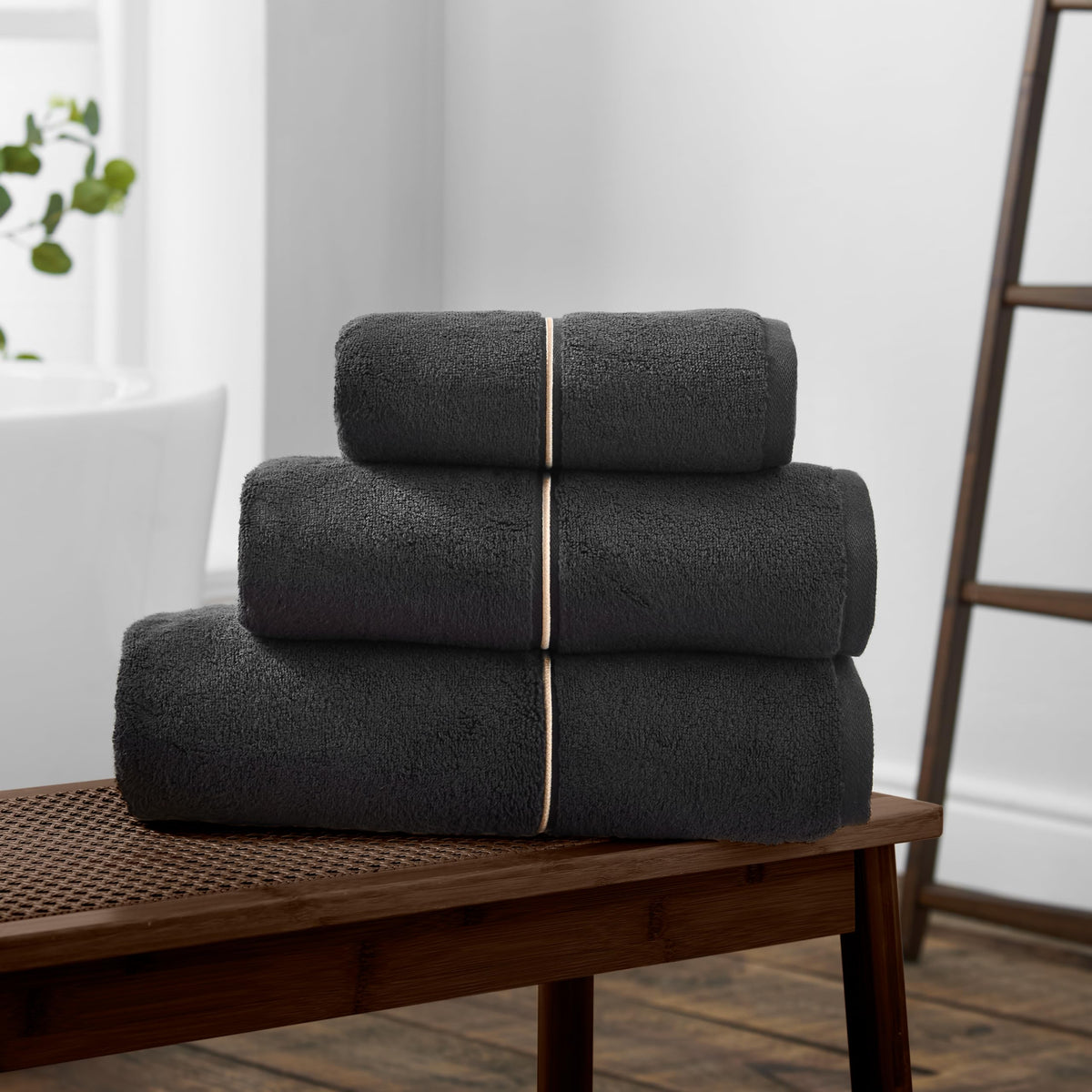 Bianca Zero Twist Satin Stitch Cotton 50x90cm Hand Towel Black