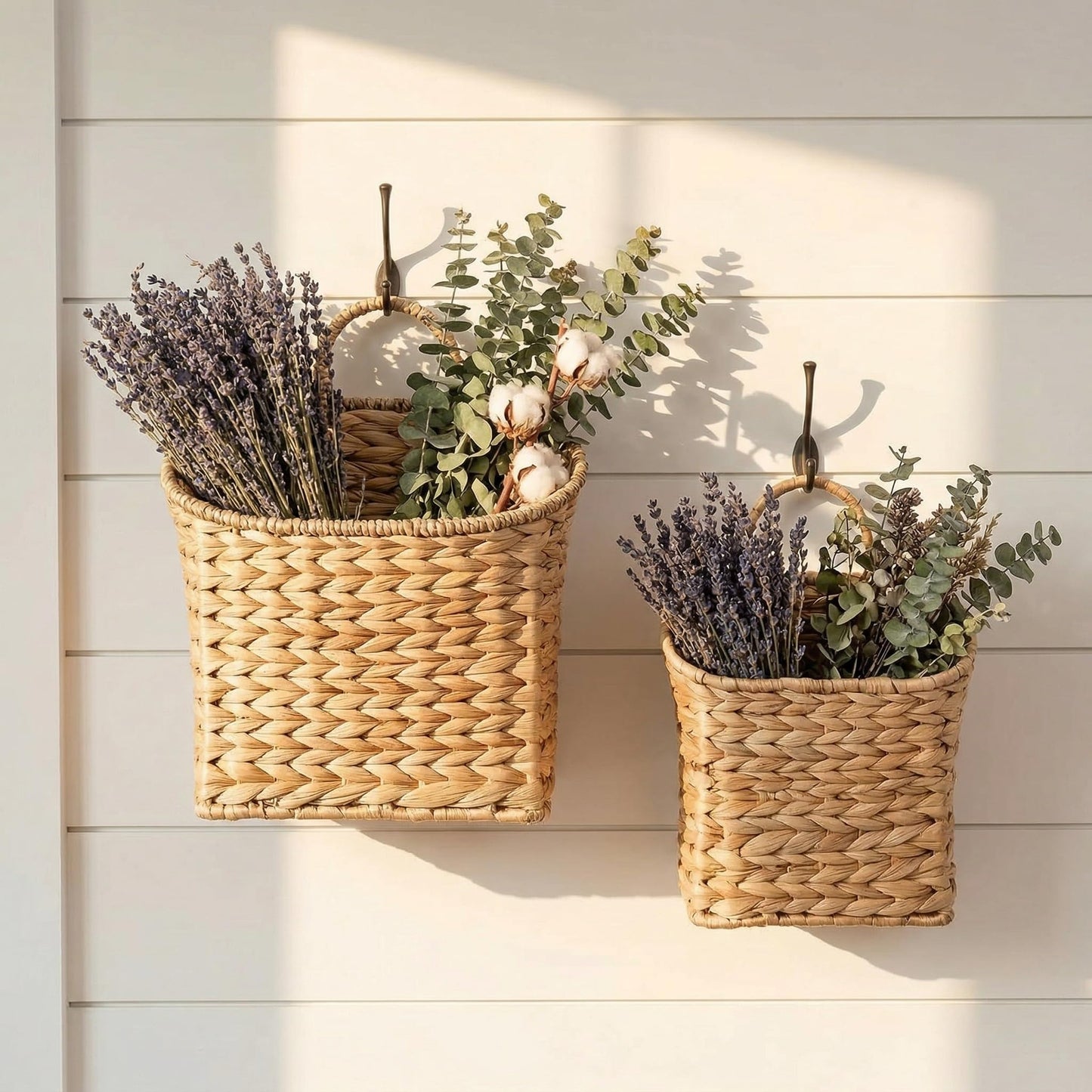 FRONDENT Wall Basket 2 PCS, Hanging Flower Baskets for Front Door, Wall, Wedding Décor, Handmade Water Hyacinth Woven Baskets