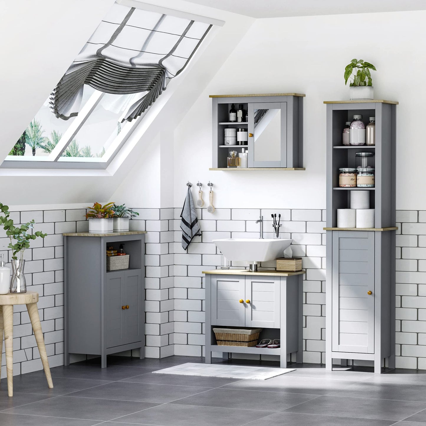 kleankin Bathroom Floor Cabinet Free Standing Cupboard Double Doors Grey