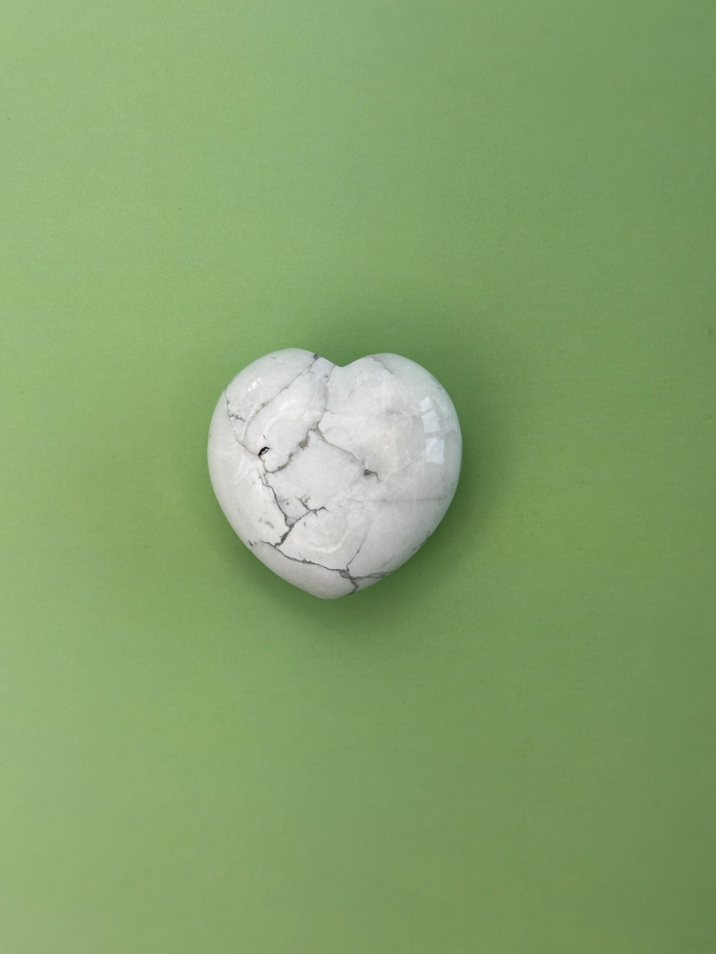 Howlite - Medium heart
