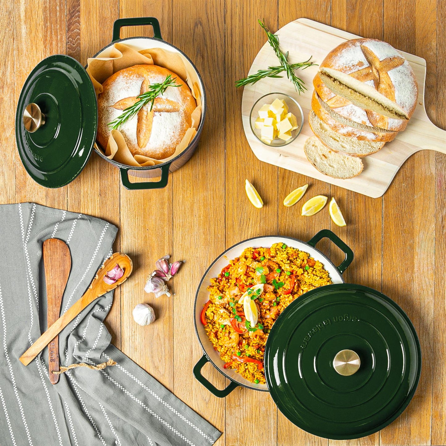 4.5L Dark Green Cast Iron Casserole Dish