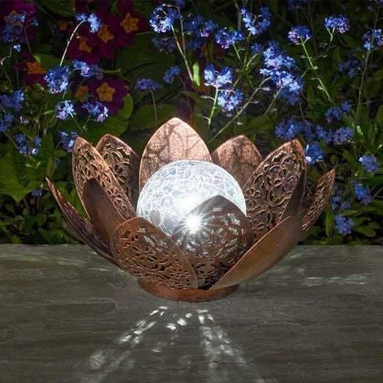 Solar Damasque Lantern Outdoor Light