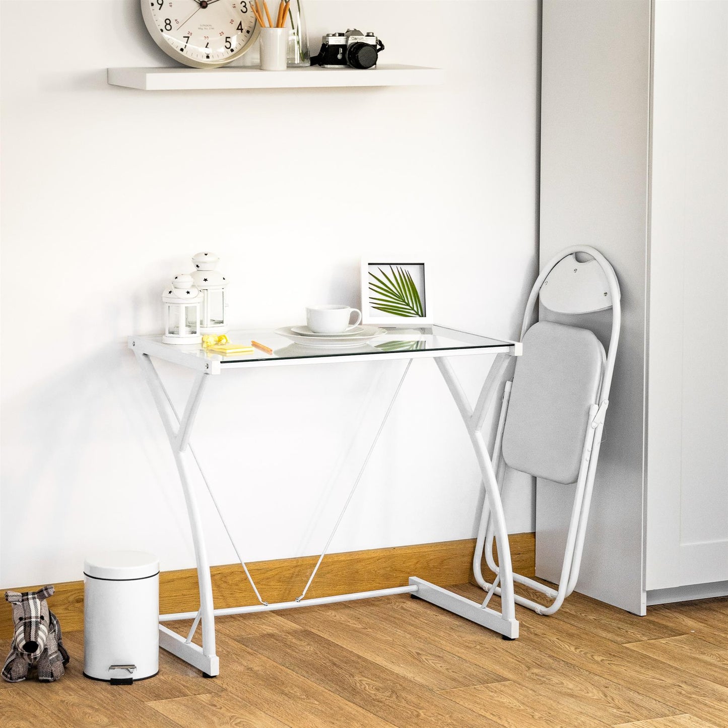 White Curved White Framed Padded Folding Chair - Pack of Six