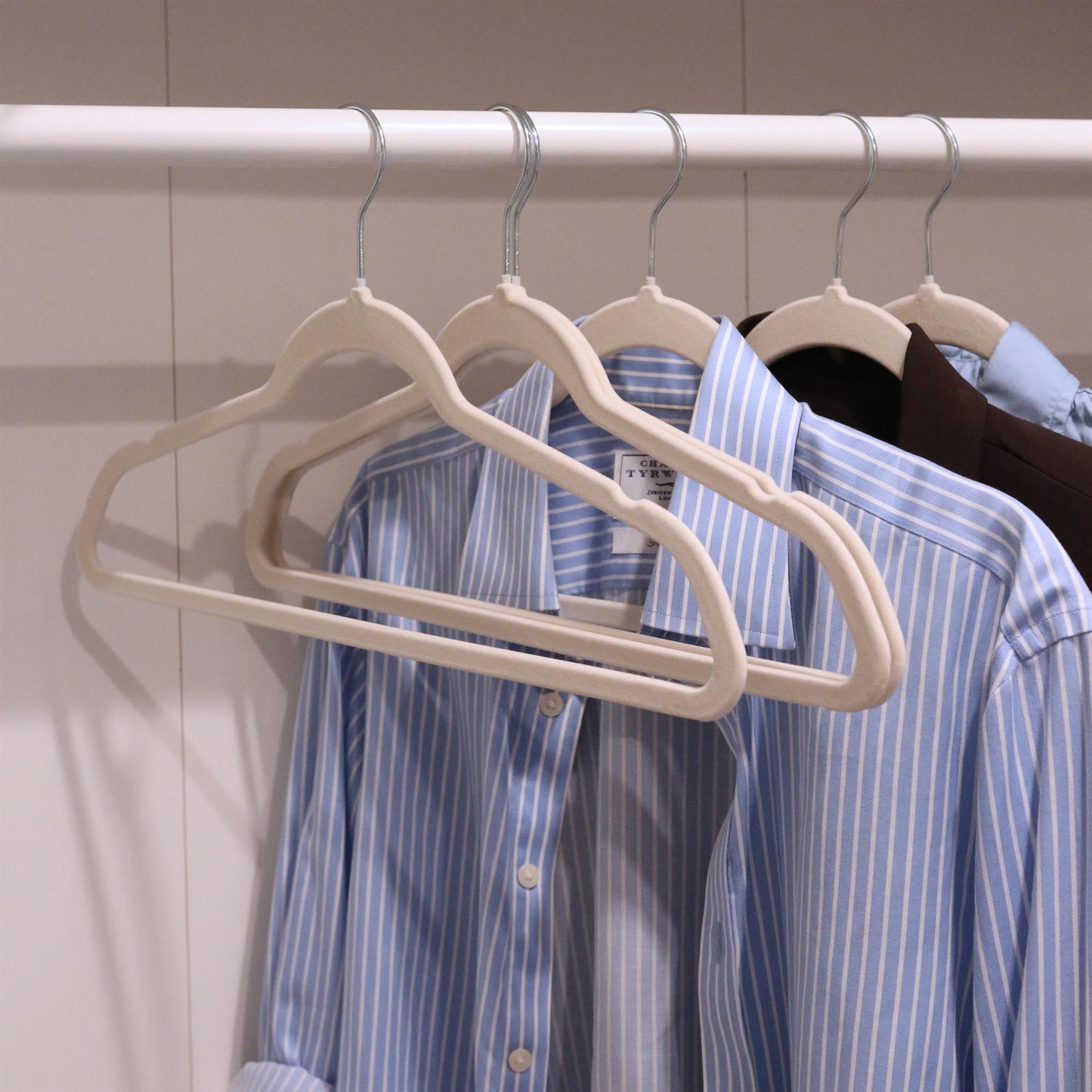 Non-Slip Velvet Hangers - 45cm - Pack of 25