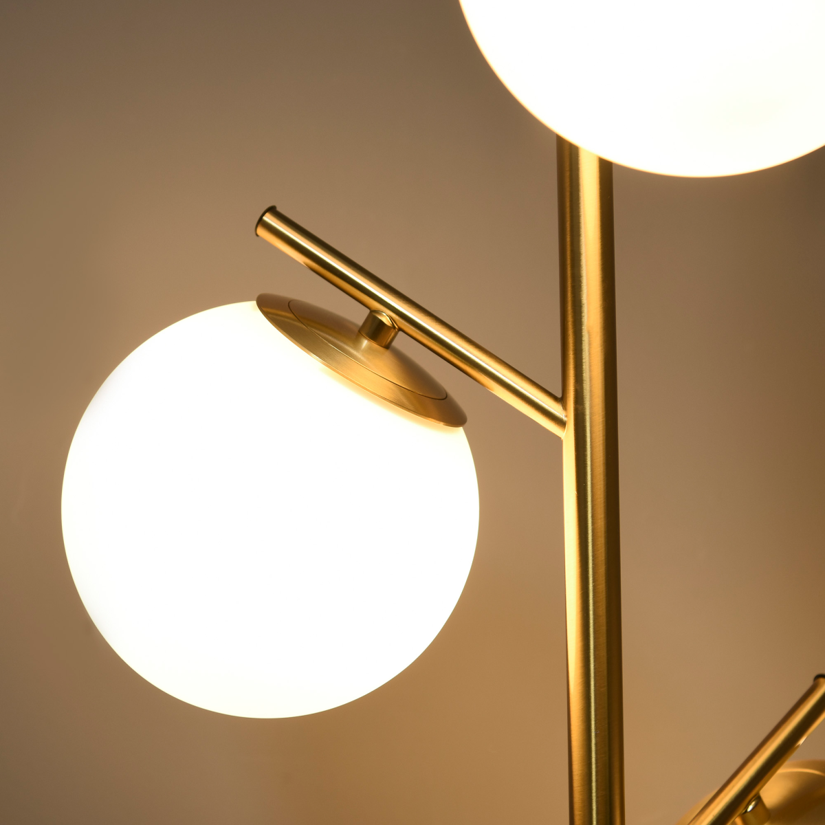 HOMCOM Modern Tree Floor Lamp with 3 Light, for Living Room Bedroom, Gold