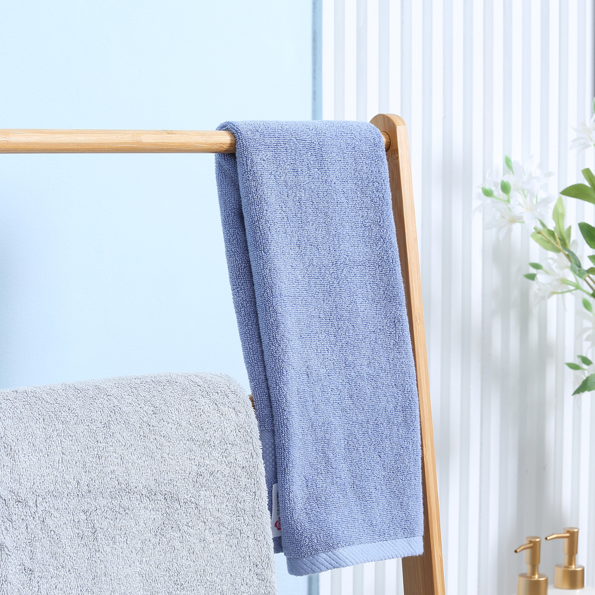 Freestanding Foldable Bamboo Towel Rack with 3 Bars and Shelves for Bathroom