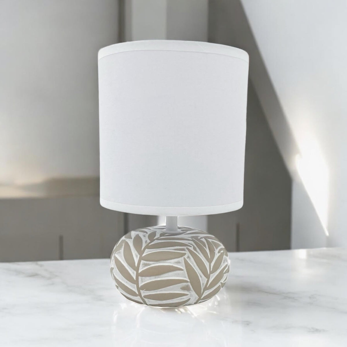 15X15X24CM TABLE LAMP 6" SHADE