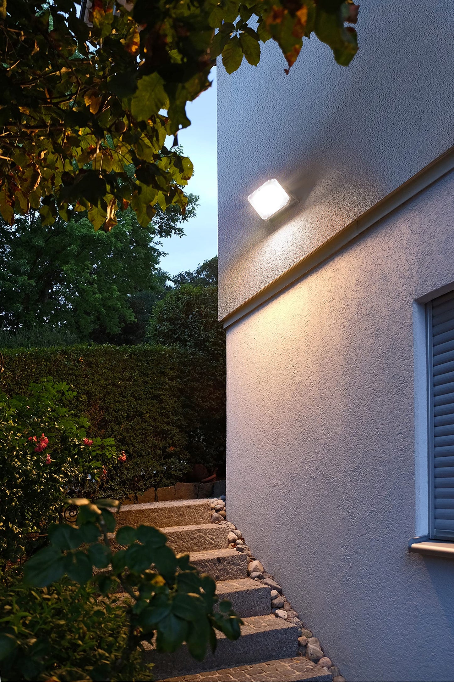 Brennenstuhl LED Floodlight AL 3050 / LED Spotlight for Outdoor use 30W (LED Security Light for Wall mounting, with 3110lm and Warm-White Light Colour