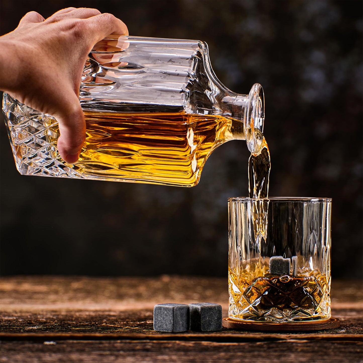 WHISISKEY - Whiskey Decanter Set - 700ML Classic Carafe - Whiskey Gift Sets for Men - Whisky Set - Glass Gifts for Men - Inc. 2 Whiskey Glasses, 8
