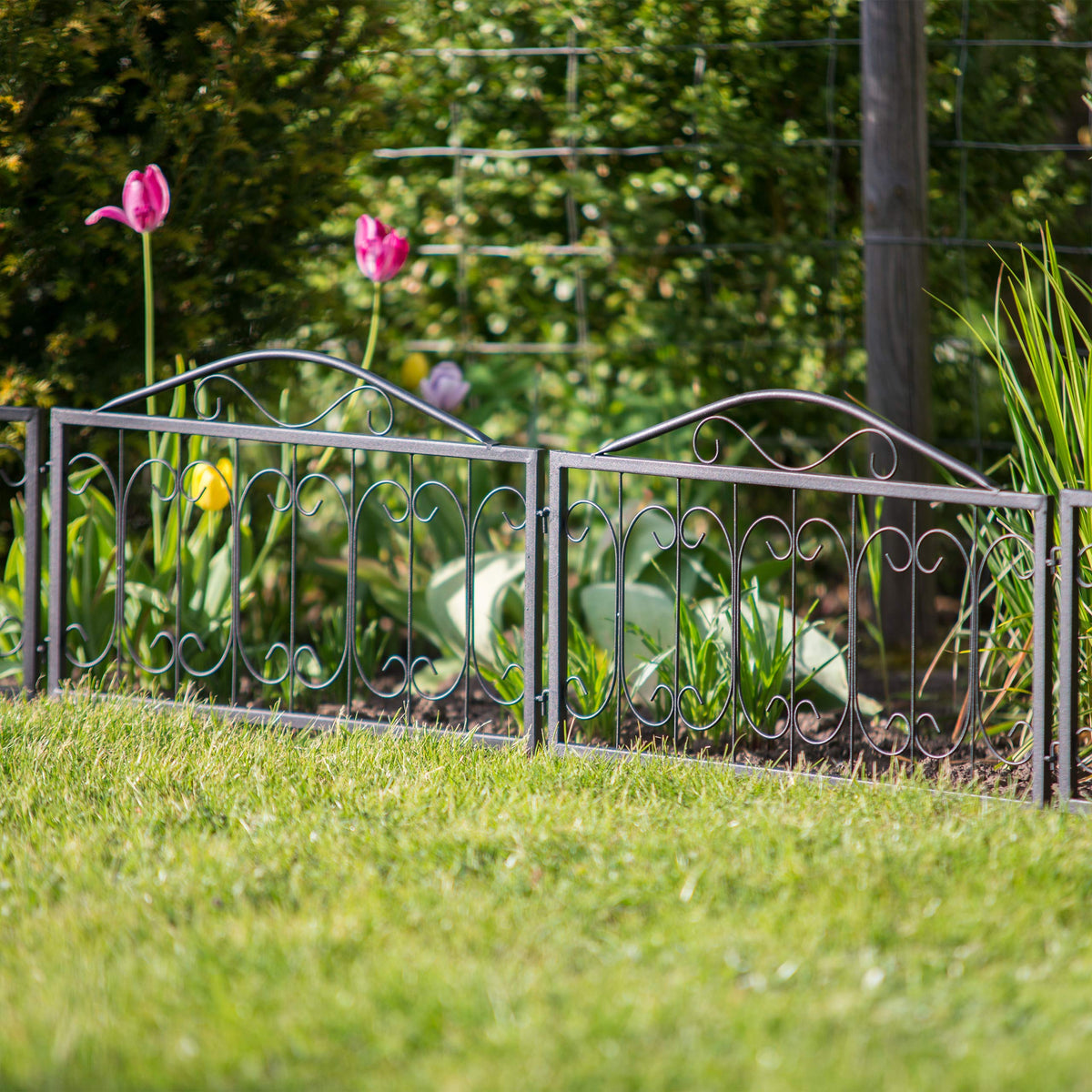 Relaxdays Goth Set of 4 Metal Garden Panels, Nostalgic Style, Yard Fence for Inserting, 33 x 56.5 cm, Blacks, 1.5x225x47 cm