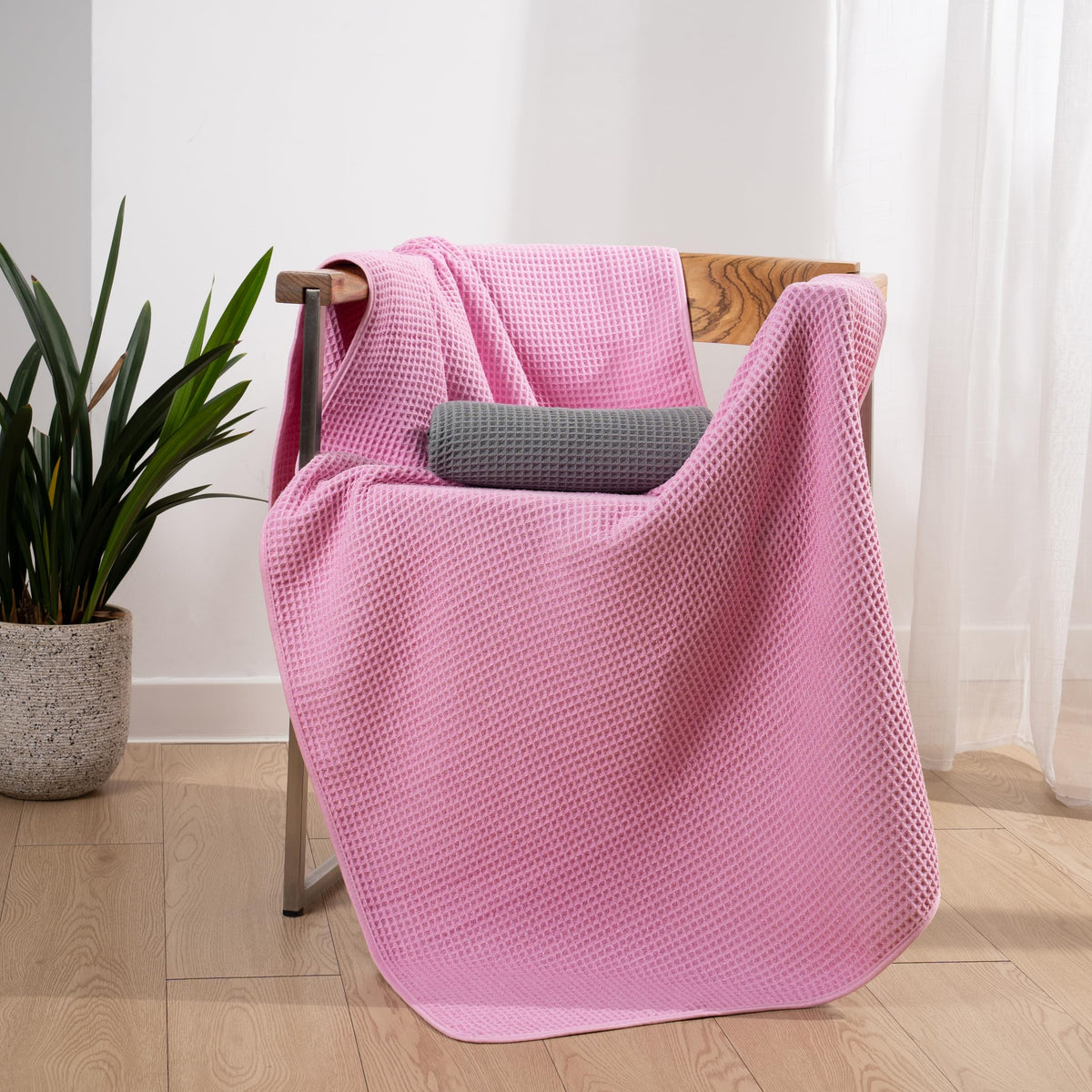 POLYTE Microfibre Oversize Quick Dry Lint Free Bath Towel, 152 x 76 cm, 4 Pack (Grey,Pink, Waffle Weave)