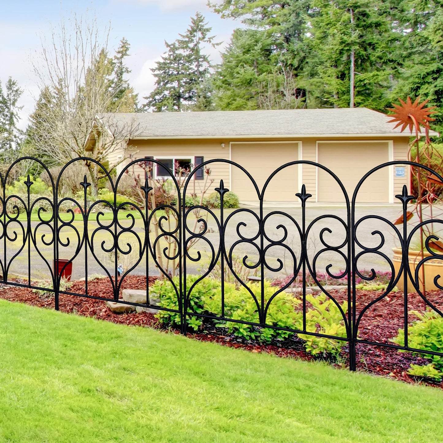 Thealyn Decorative Garden Fence 81cm (H) x 3m (L) Fence Panels Rustproof Metal Dog Fence Animal Barrier, Garden Fencing Panel Border for Yard Patio