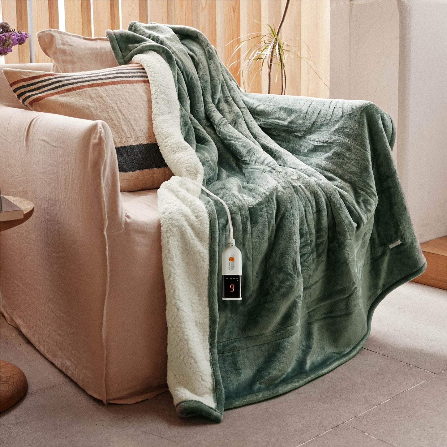 GOTCOZY Heated Blanket Electric Throw 130x160cm -Soft Silky Plush Heated Blanket with 6 Heat Settings & 10 Hours Auto-Off Timer For Home Office Use