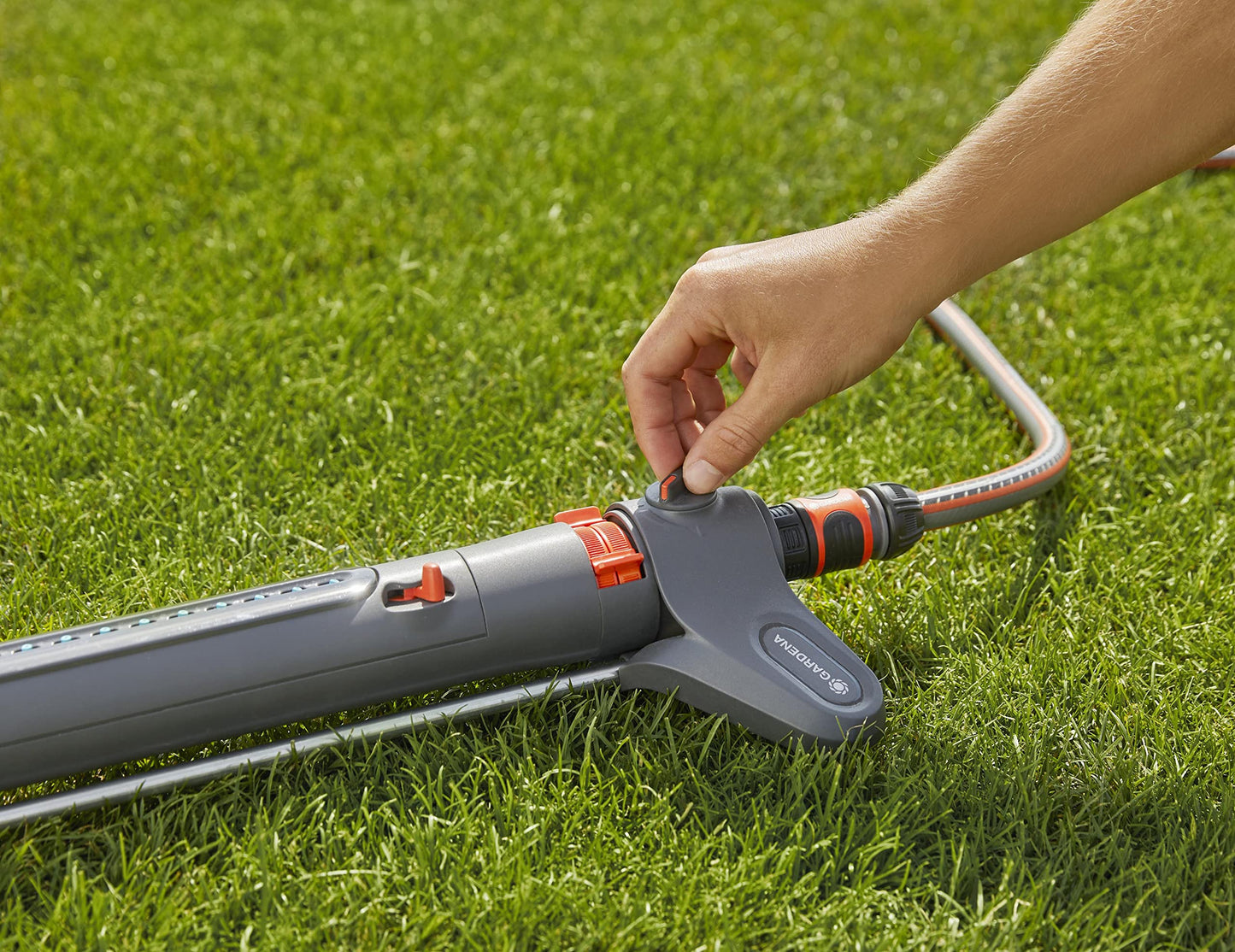Gardena AquaZoom M rectangular sprinkler: Sprinkler for watering areas of 9?250 m?, range 3?18 m, spread 3?14 m, built-in metal filter (18712-20)