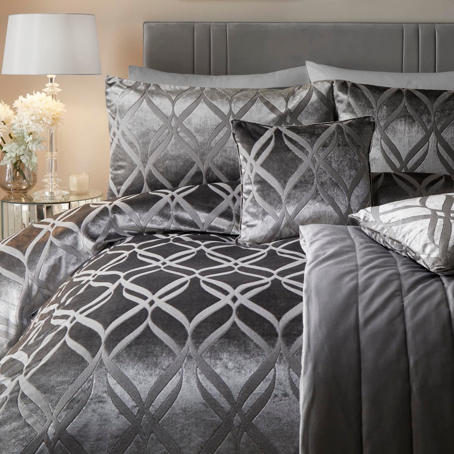 SOIREE - Luxury Ogee Velvet Duvet Cover - Double Bedding Size (200 x 200cm) - 2x Pillowcases - Soft & Cosy Velvet Bedding in Slate Grey - Jacquard -