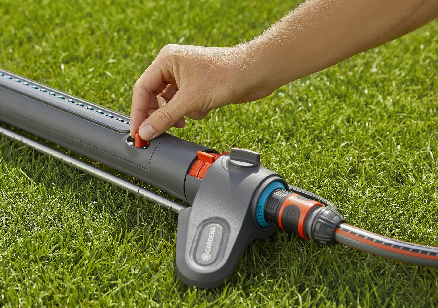 Gardena AquaZoom M rectangular sprinkler: Sprinkler for watering areas of 9?250 m?, range 3?18 m, spread 3?14 m, built-in metal filter (18712-20)
