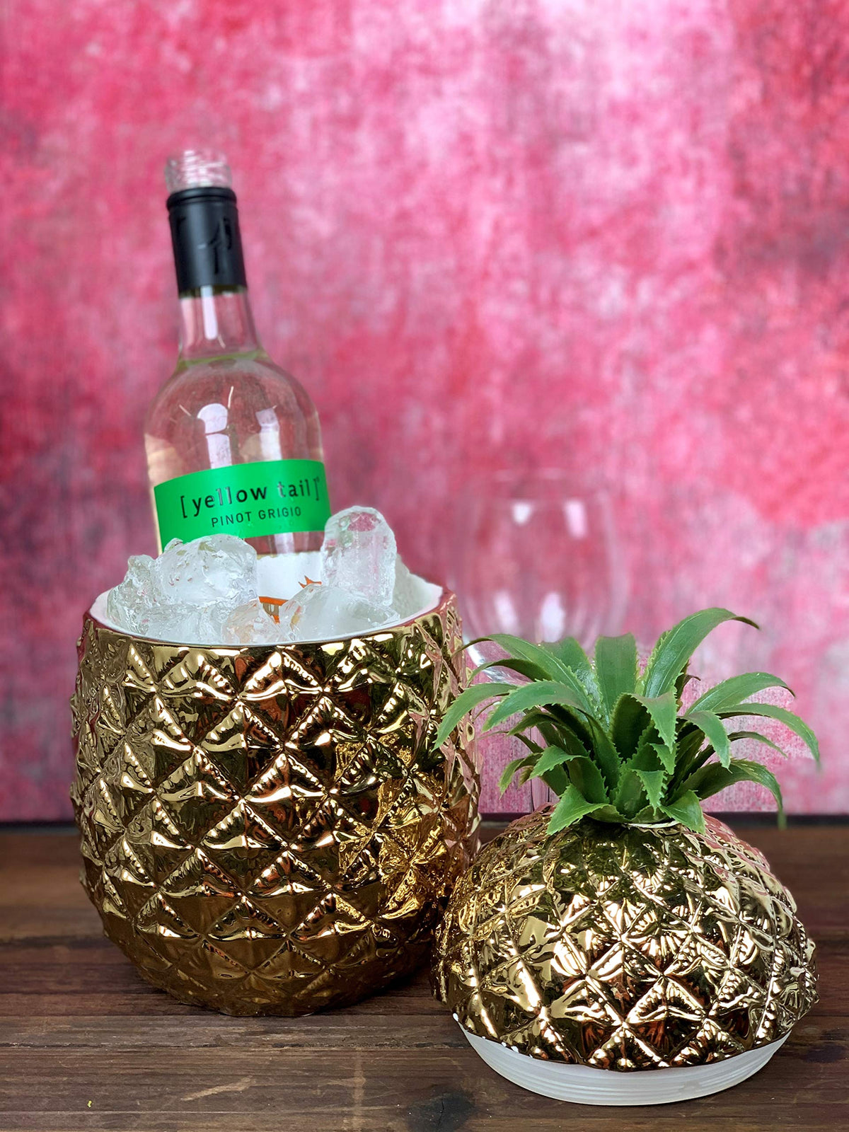 Talking Tables Gold Pineapple Ice Bucket with Lid, Premium addition to your Drinks Trolley | Retro Bar Accessory | Elegant Cooler, 21.5 x 21.5 x 27 cm