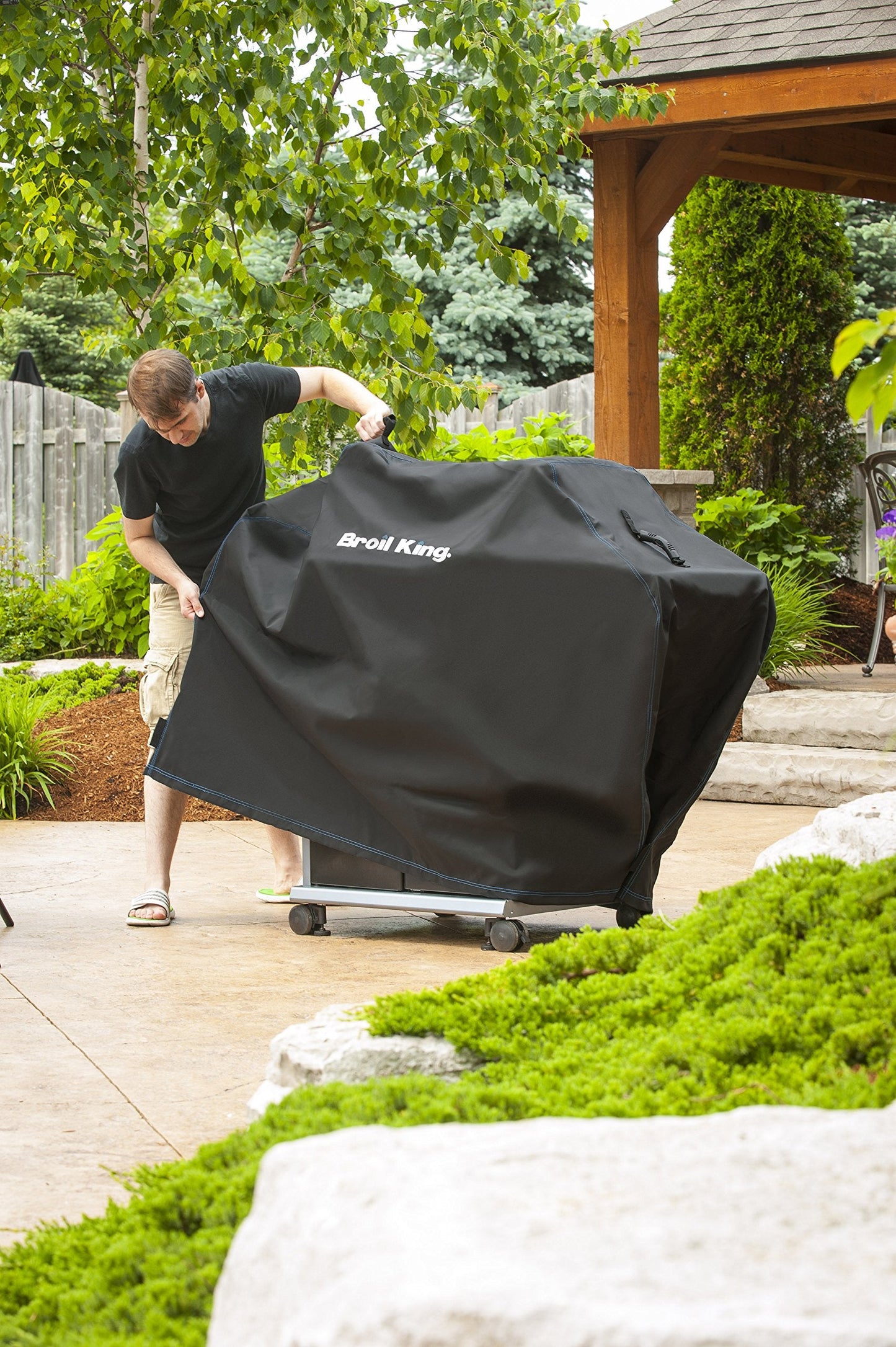 Broil King Polyester Grill Cover, Black (Outdoor Smoker Covers, fits Regal / Imperial XL models 2006 and newer)