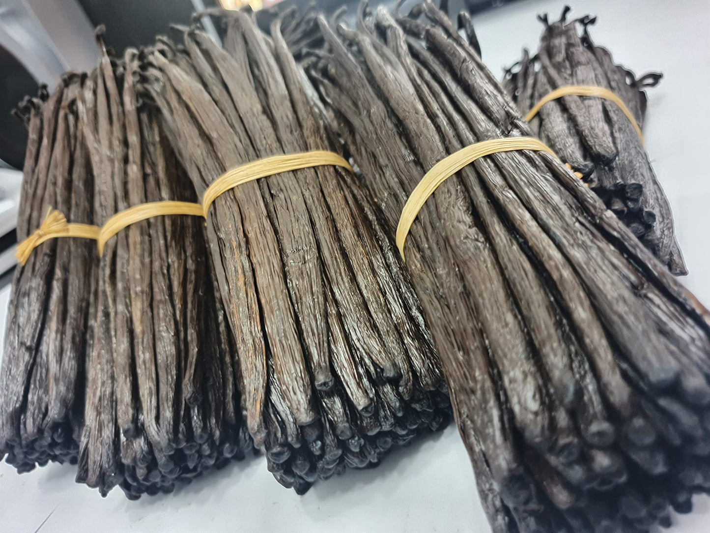 100 GRAM VANILLA PODS MADAGASCAR PREMIUM Black and Brown