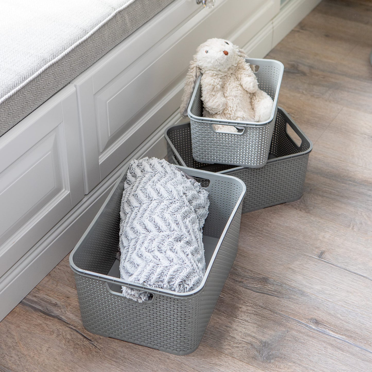 BranQ Home Essential Universal Multifunctional Basket in Rattan Design, Size L 19 L, BPA-Free Plastic PP, Light Grey, 38 x 27.8 x 18.5 cm