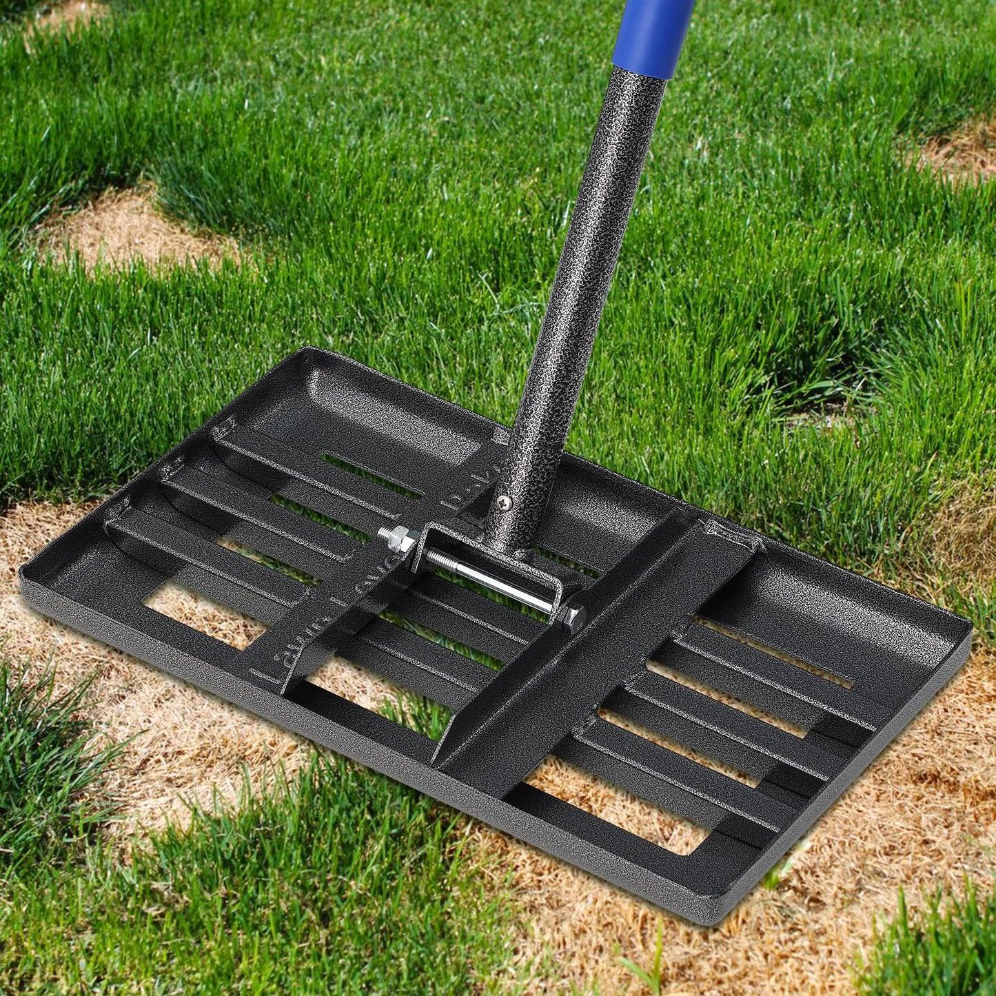 Lawn Leveling Rake, 43 x 25 cm Levelawn Tool with Effort Saving Curved Edge, 5 FT Metal Lawn Leveler Heavy Duty, Move Soil Ground Surfaces Freely,