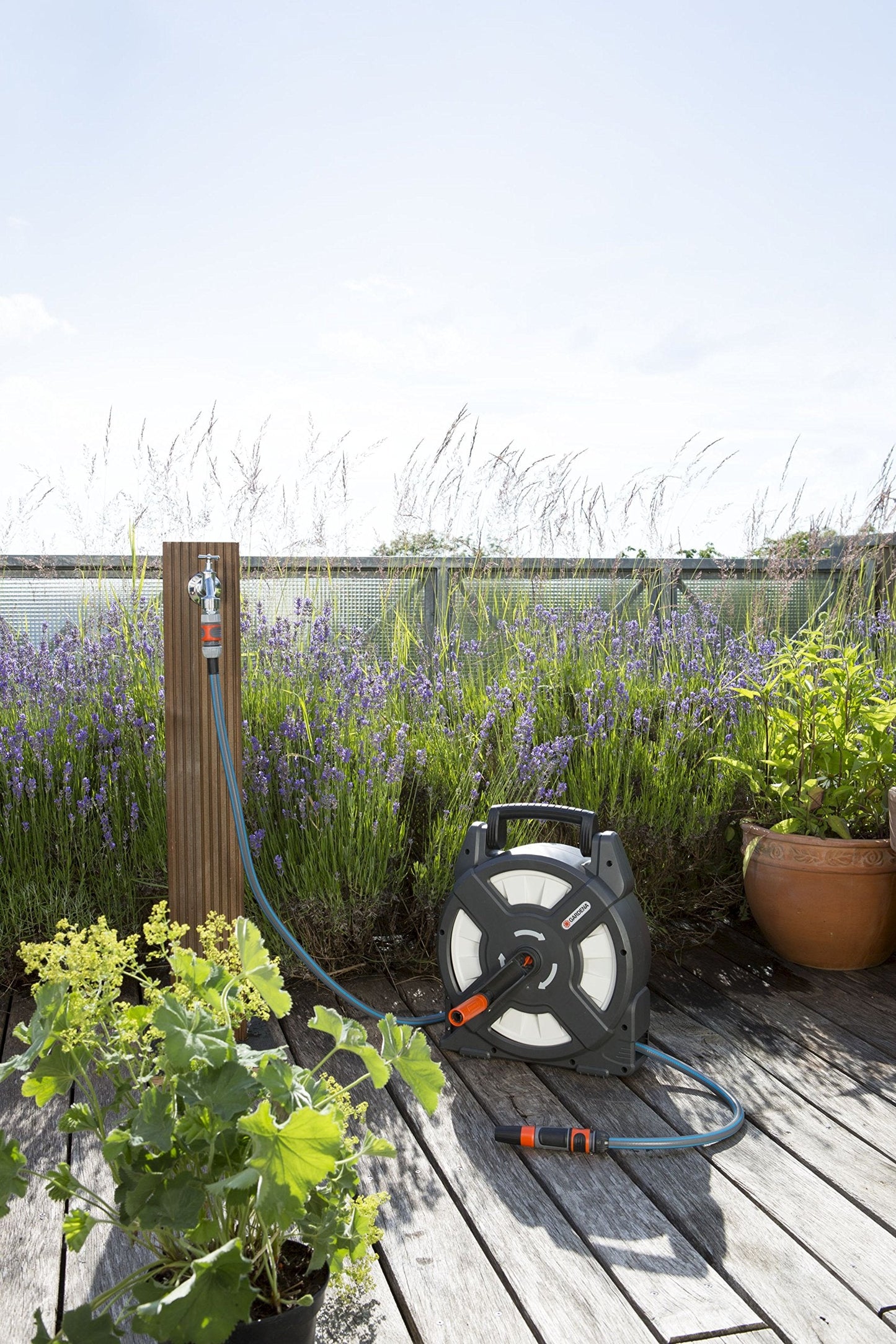GARDENA City Gardening Terrace Hose Box, 10 m: Hose Coil with 10 m Hose, Folding Crank and Handle, Space-Saving Storage, for Terrace and Garden