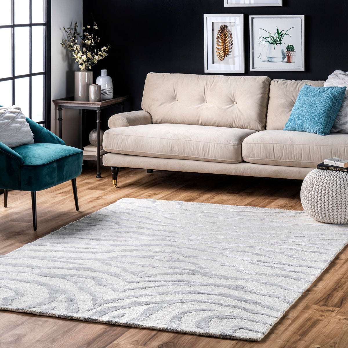 nuLOOM Hand Tufted Plush Zebra Accent Rug, 2x3, Grey