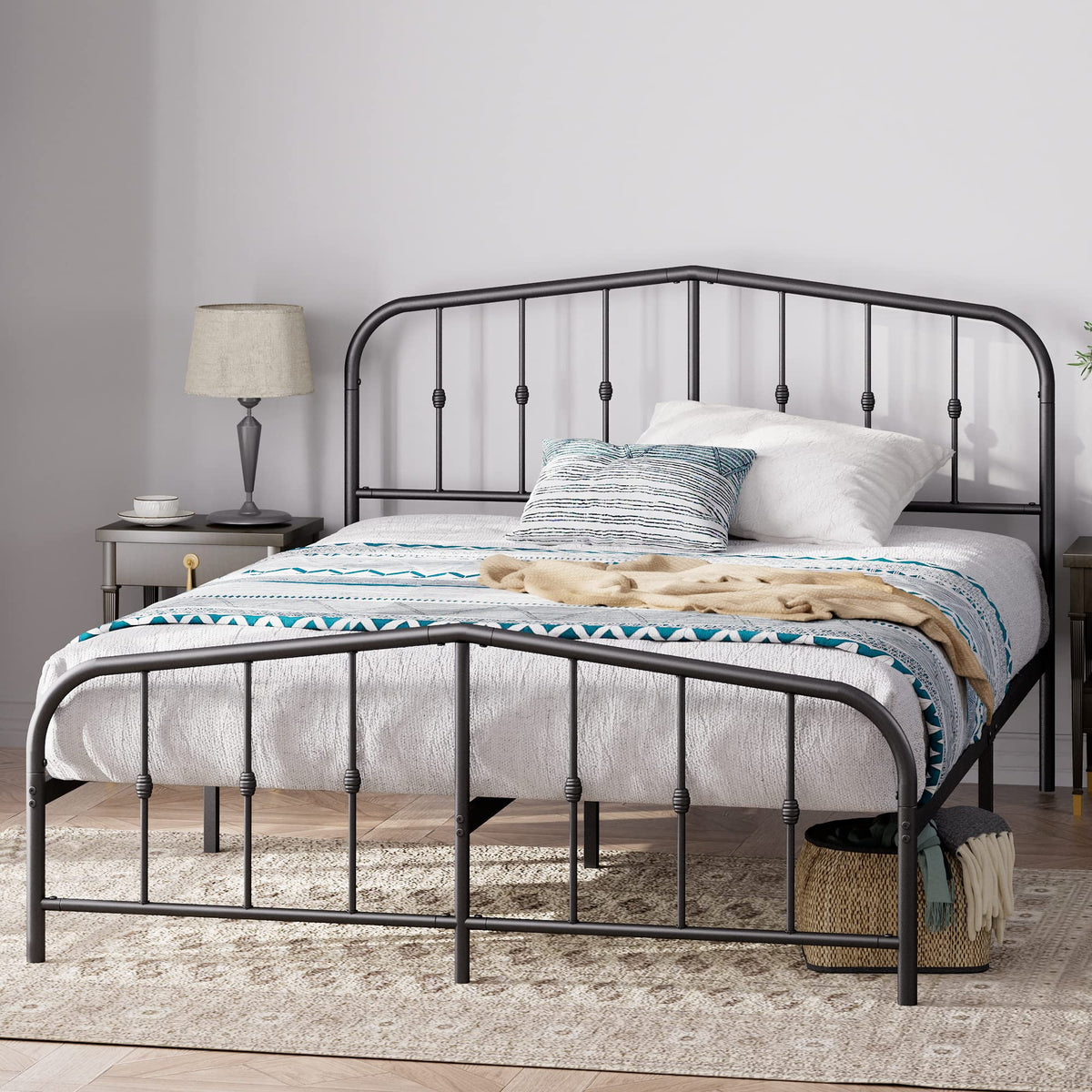 Zinus 30 cm Heidi Metal Platform Bed Frame with Spindle Headboard and Footboard, Steel Slat Support, Easy Assembly, King, Black