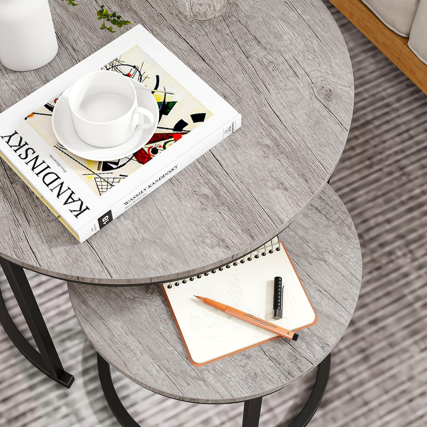 HOJINLINERO Small Round Nesting Coffee Table Set of 2 with Metal Frame and Wood Top, Modern Stacking Side Table for Living Room, Bedroom, Office