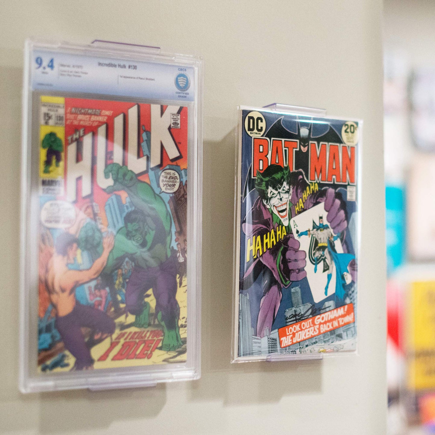 Comic Mount Comic Book Frame, Wall Mount and Shelf Stand, Invisible and Adjustable, 5 Pack