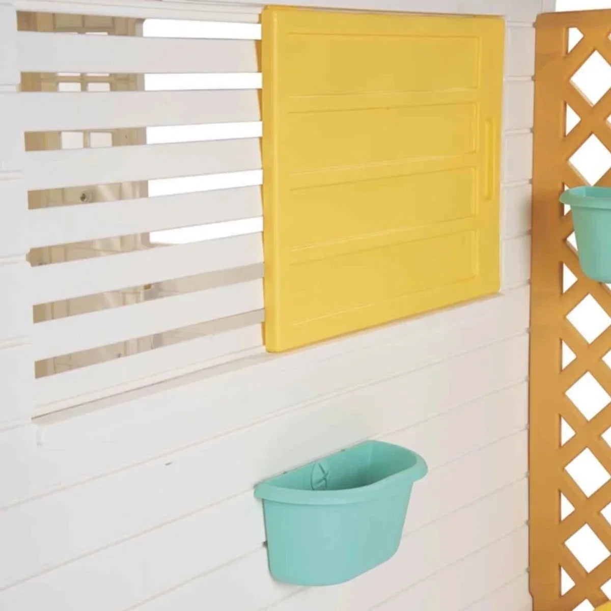 Dolu Deluxe Garden Playhouse with Fence – White