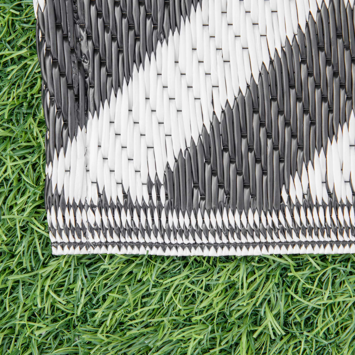 Outsunny 182x274cm Reversible Outdoor Rug Portable Plastic Straw RV Camping Mat