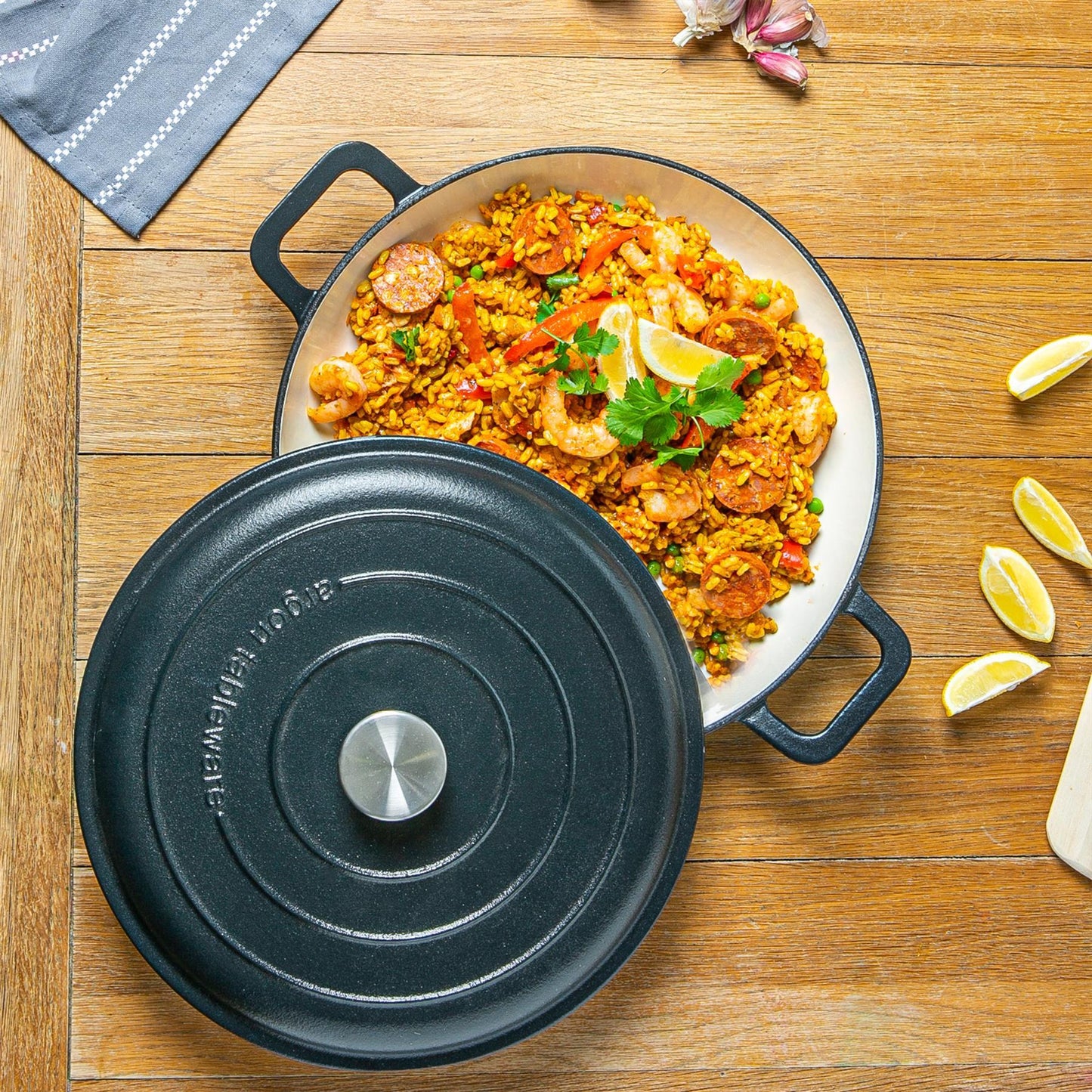 2.3L Matt Black Cast Iron Shallow Casserole Dish