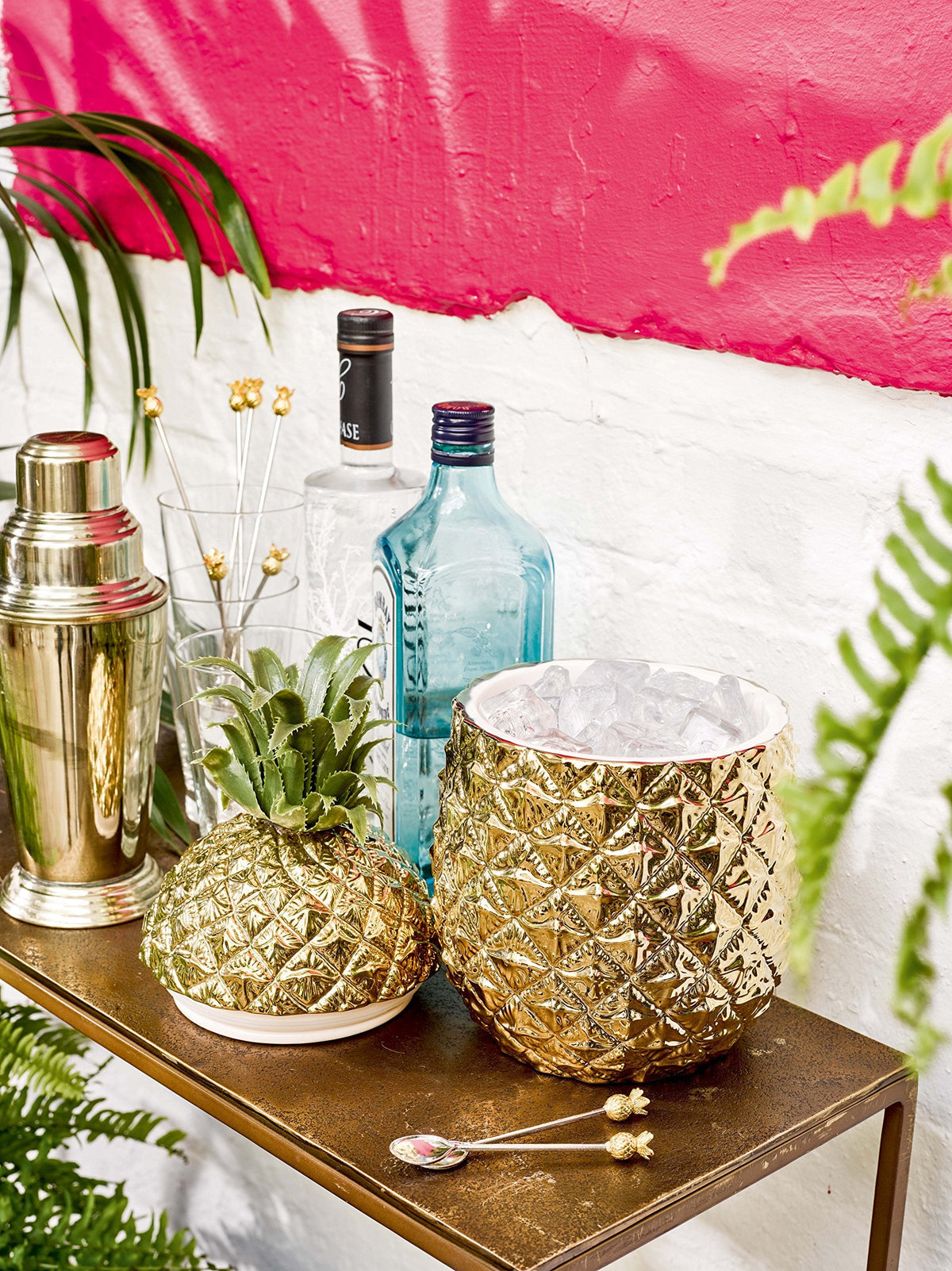 Talking Tables Gold Pineapple Ice Bucket with Lid, Premium addition to your Drinks Trolley | Retro Bar Accessory | Elegant Cooler, 21.5 x 21.5 x 27 cm