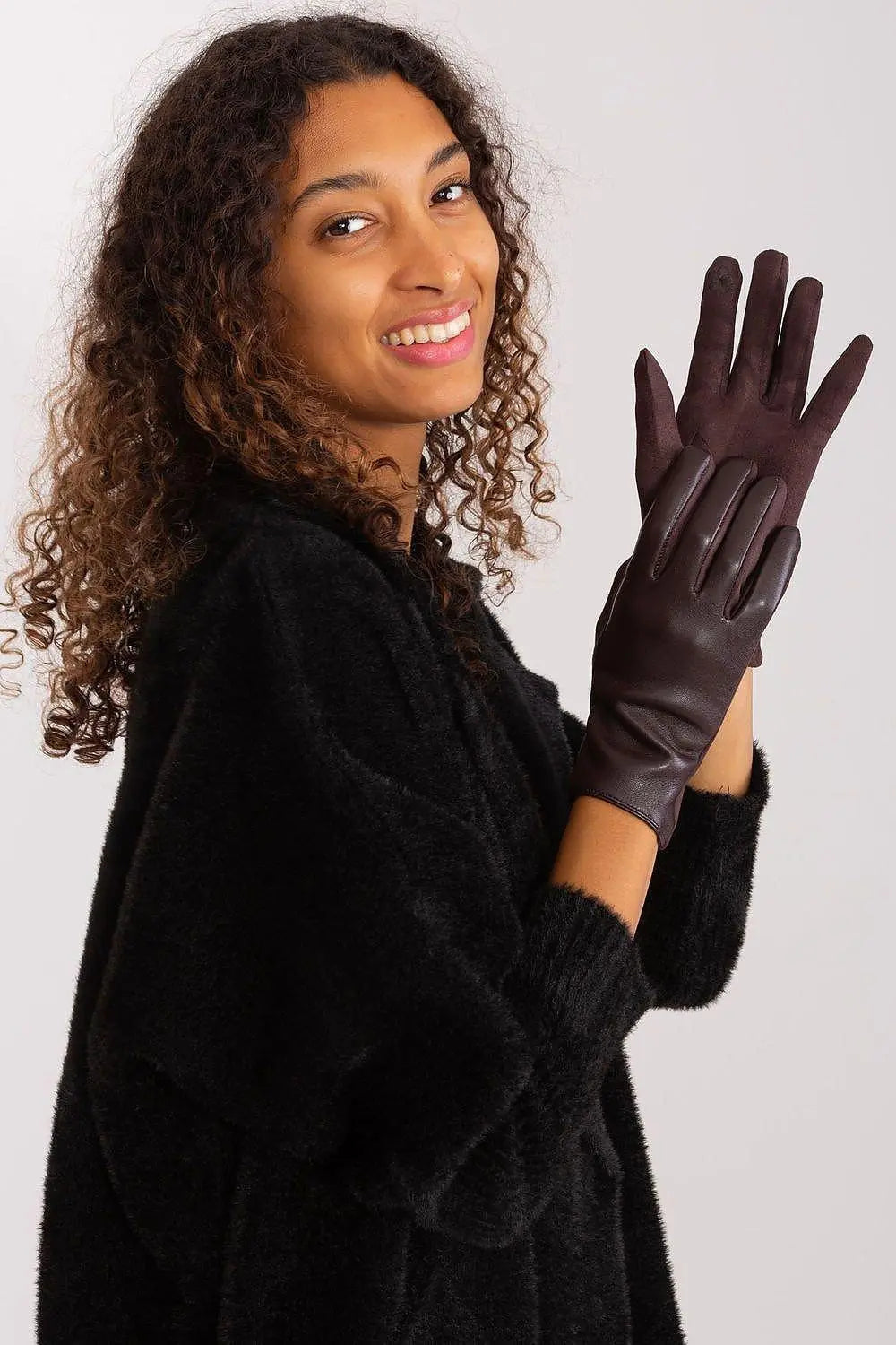 AT Fashionable Women’s Gloves with Phone-Friendly Embroidery