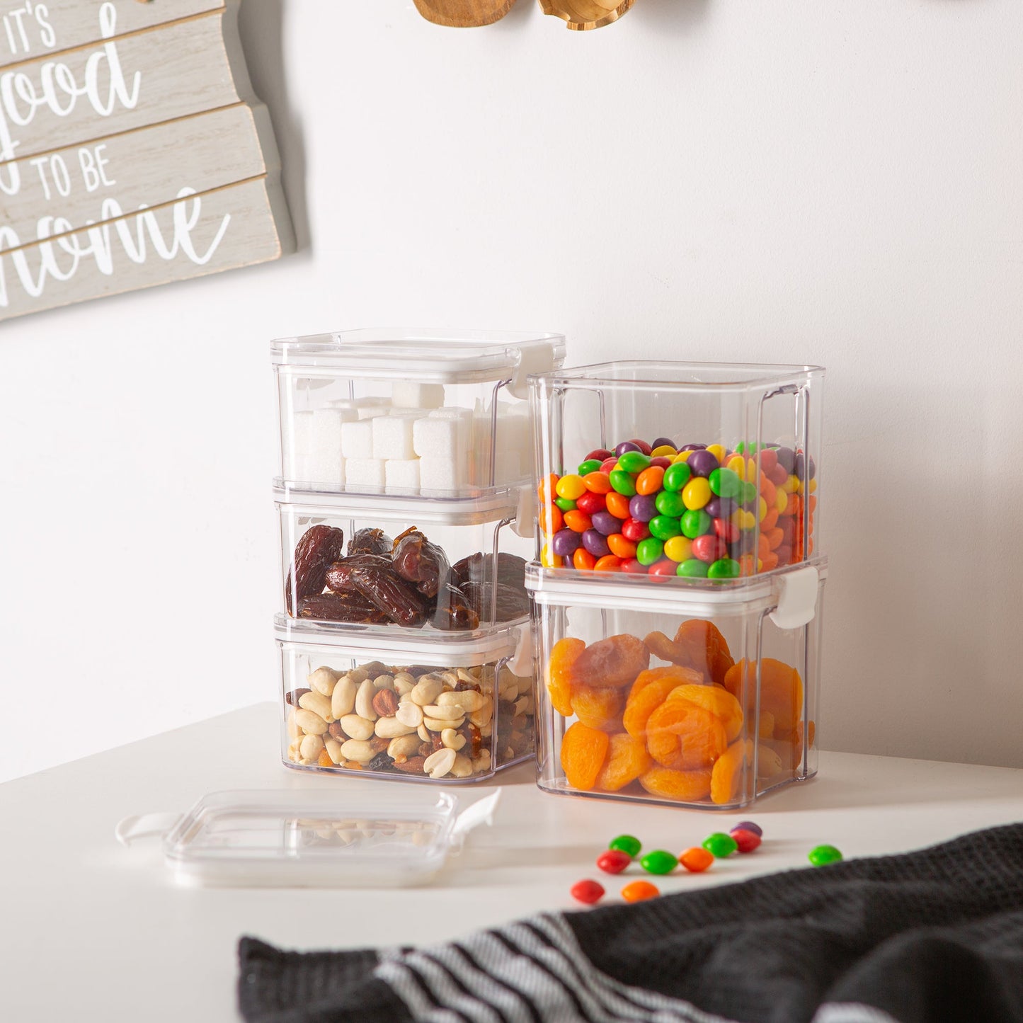 700ml Airtight Plastic Food Storage Container