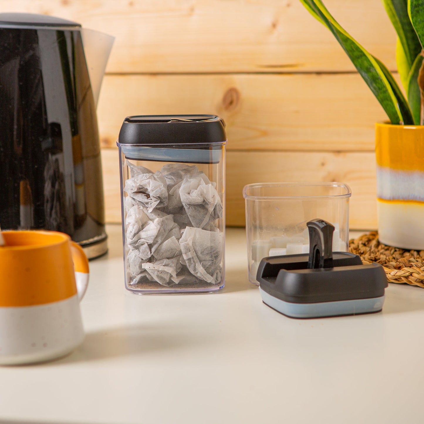 800ml Airtight Flip Lock Plastic Food Storage Container
