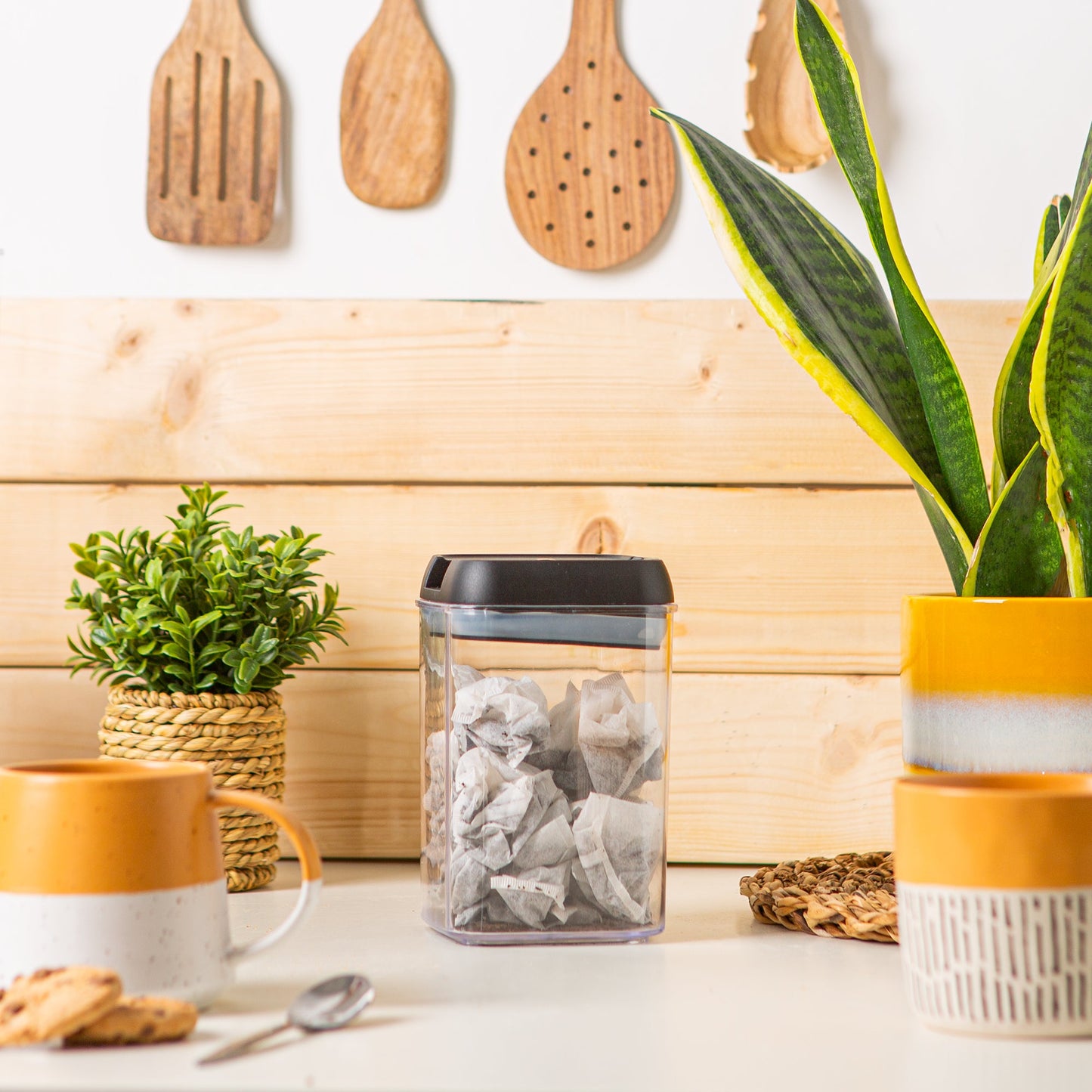 800ml Airtight Flip Lock Plastic Food Storage Container
