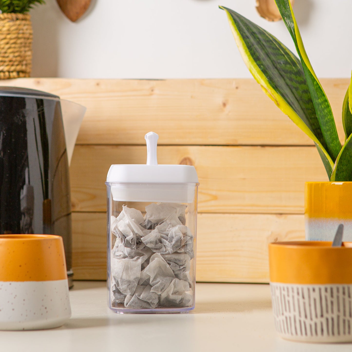 800ml Airtight Flip Lock Plastic Food Storage Container