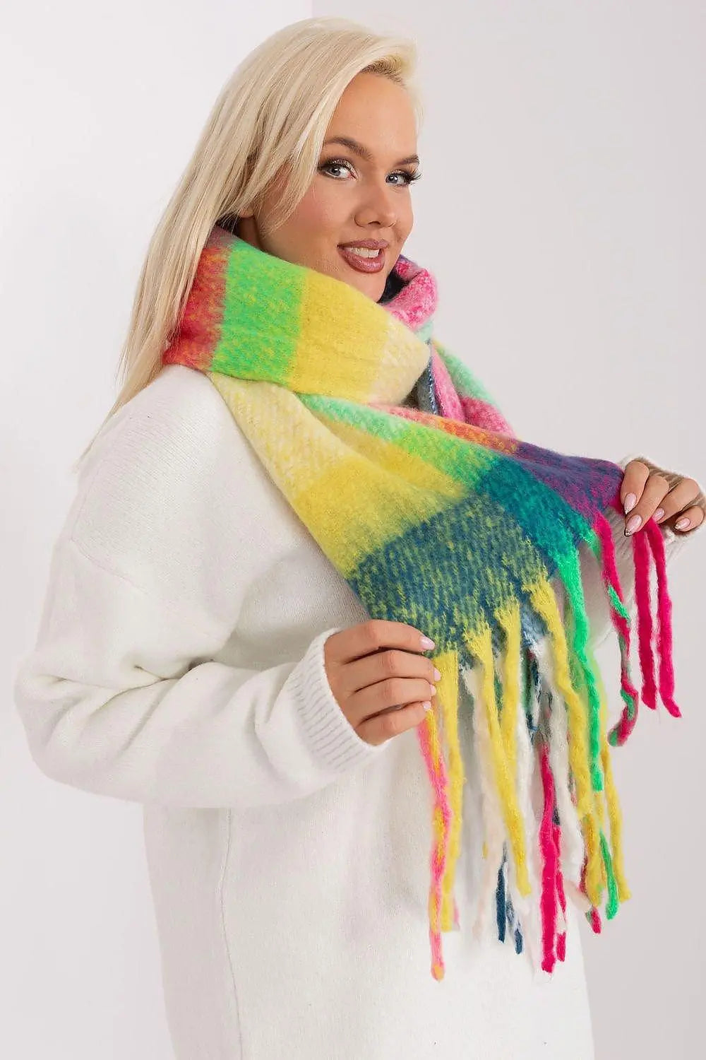 AT Shawl model 190542