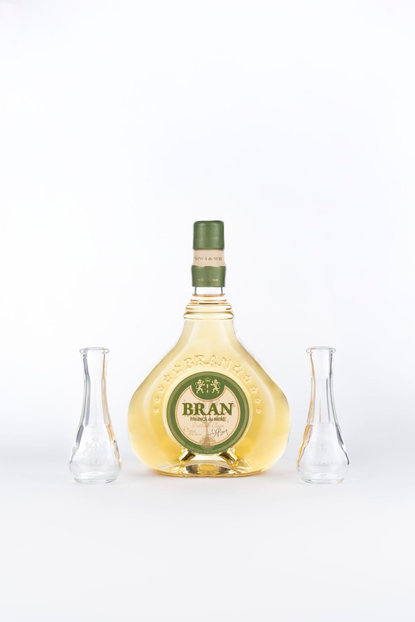 Bran Apple Brandy (Palinca mere / Apple palinka) with two branded glasses 700ml